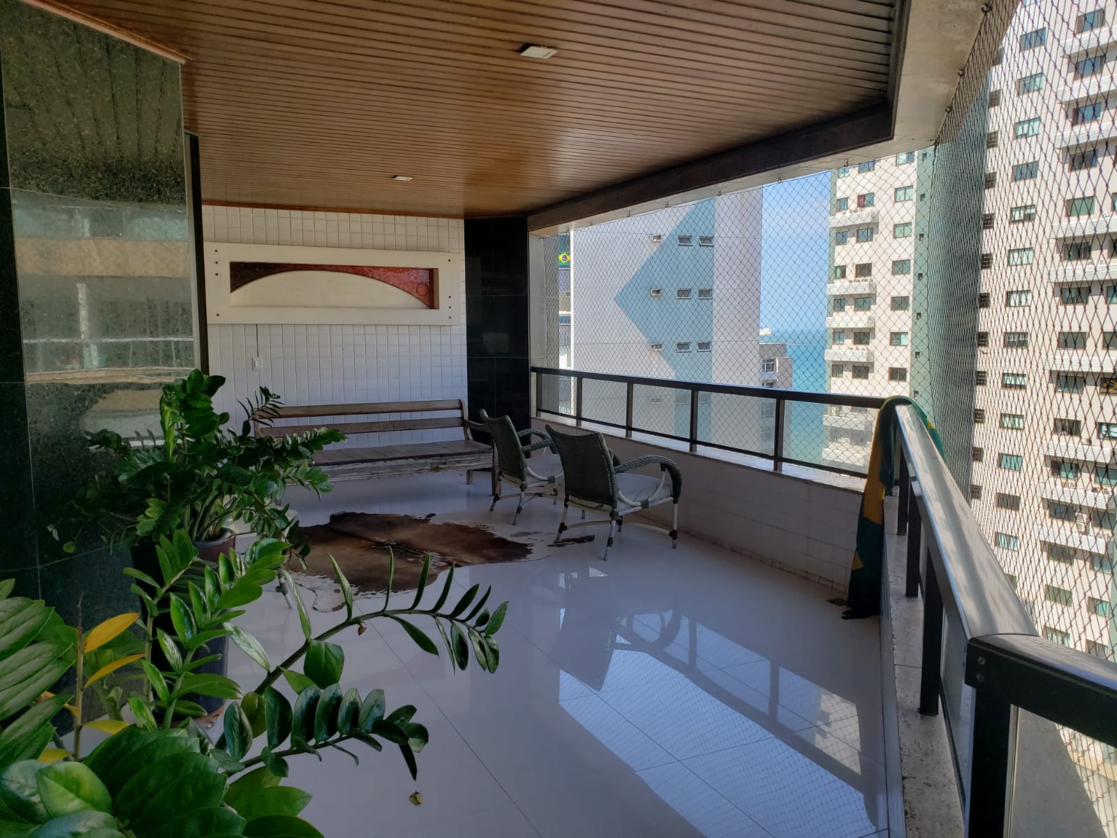 Apartamento 4 quartos com duas suítes na Rua Goiás em Itapuã!